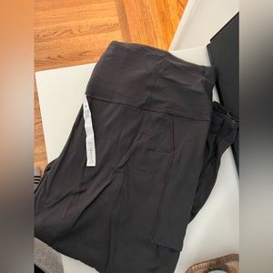 Lululemon align with pockets size 20 off black/ black granite